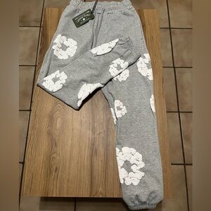 Grey Denim Tears sweatpants 
#loungewear #sweatpants # Denim tears
